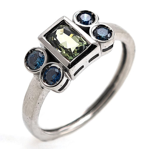 Bague 53 Bague en or avec saphir vert sans chaleur et diamants bleus 58 Facettes AO-0008