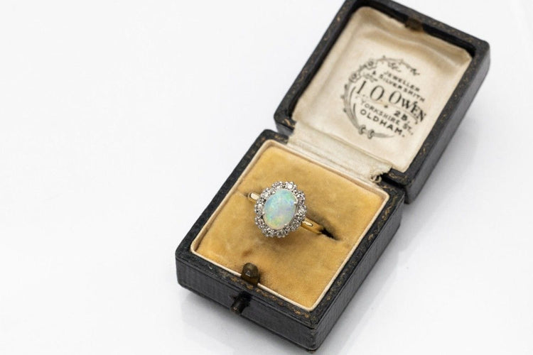 Bague 54 Bague vintage en or jaune avec opale et diamants, Grande-Bretagne 58 Facettes 10608