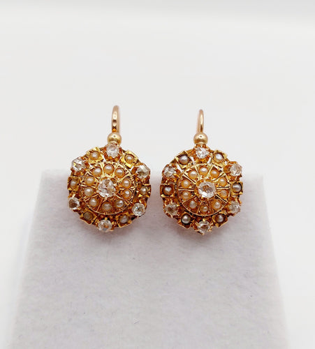 Boucles d'oreilles Dormeuses marguerite antique or rose 18k diamants et perles (circa 1900) 58 Facettes A06102