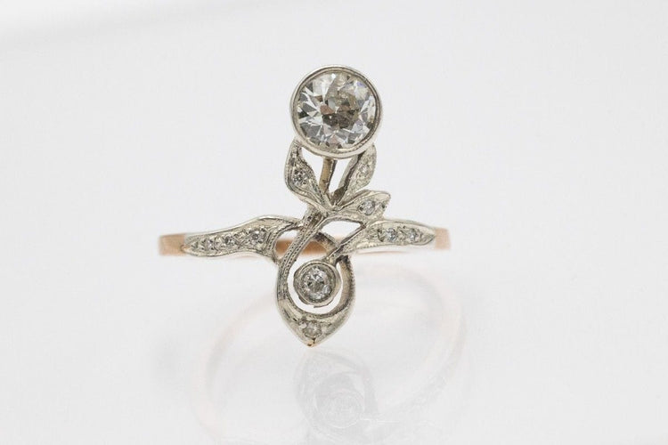 Charming Art Nouveau - old gold ring with a 0.70ct old brilliant-cut diamond, early 20th century 58 Facettes 11297