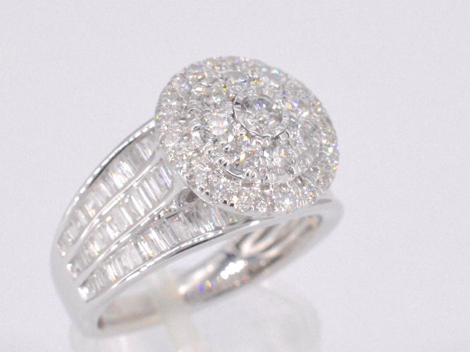 Bague 54 Bague entourage en or blanc avec diamants 58 Facettes 2041