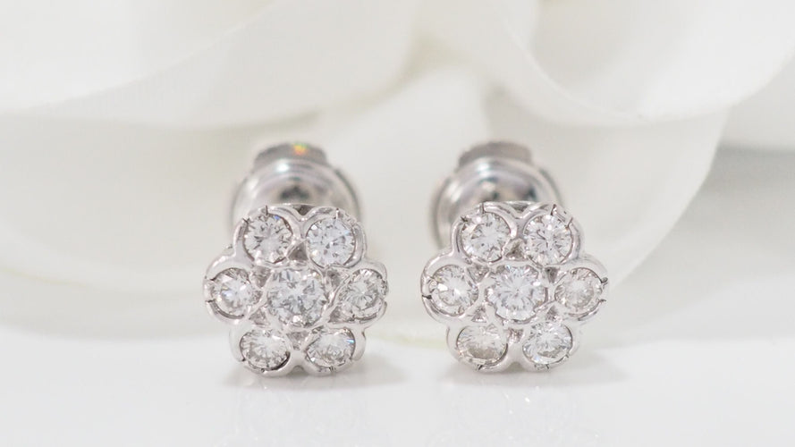Boucles d'oreilles Boucles d'oreilles en or blanc et diamants 58 Facettes 32248