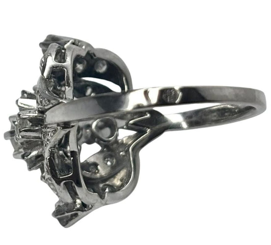 Bague 53 Bague rétro Cluster en or blanc des années 1940, diamant naturel de 1,52 ct 58 Facettes E12