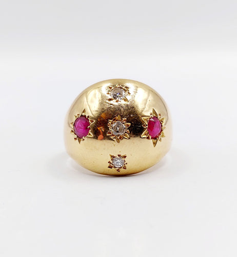 Bague dôme bombé or rose, diamants et rubis serti étoilé (circa 1950) 58 Facettes A06232