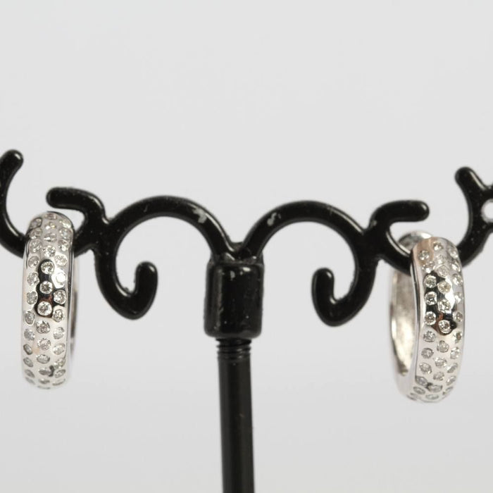 Hoop earrings with diamonds