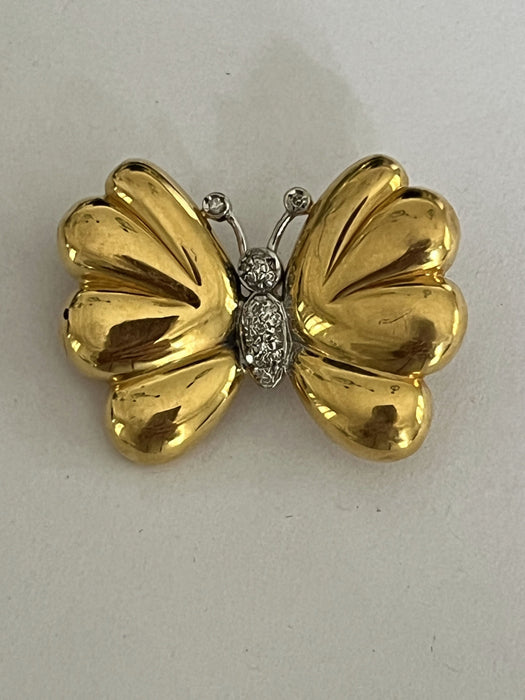 Butterfly brooch in yellow gold and white diamonds