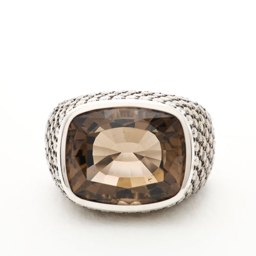 Bague 54.5 Bague sertie d'un quartz fumé, entourage diamants de couleurs en or gris 58 Facettes 1