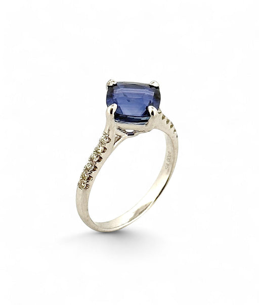 Bague 56 Solitaire en or blanc 18k , saphir de Ceylan et diamants 58 Facettes