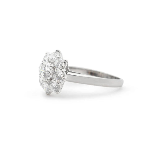 Bague Bague en or blanc avec un diamant central de 0,58 ct et des diamants d'accompagnement 58 Facettes 17694