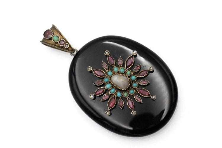 Pendentif Médaillon antique en onyx avec perles, grenats et turquoises. 58 Facettes 11313