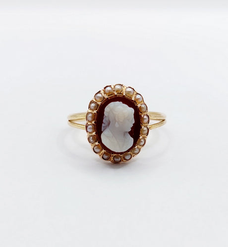 Bague 55.5 Bague marquise or jaune, camée sur agate, perles (circa 1900) 58 Facettes A04862