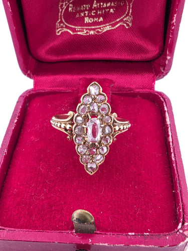 Bague 52 Bague du début des années 1900, en or jaune et diamants naturels taille rose. 58 Facettes