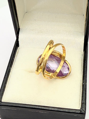 Bague 57 Bague vintage en or jaune 18 sertie d'une belle améthyste ovale 58 Facettes