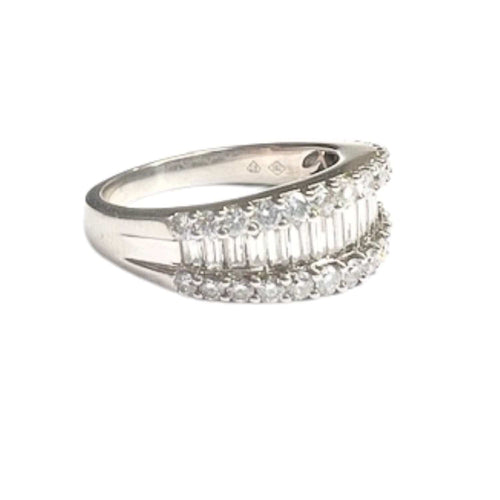 Bague SORTIJA MODERNA EPOCA CONTEMPORÁNEA SIGLO XX de ORO con DIAMANTES 58 Facettes Q210B