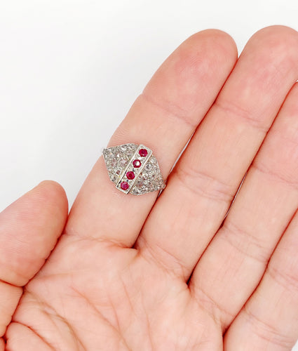 Bague 61 Bague dôme Art Déco or blanc, rubis et diamants taille rose (circa 1910) 58 Facettes A05805