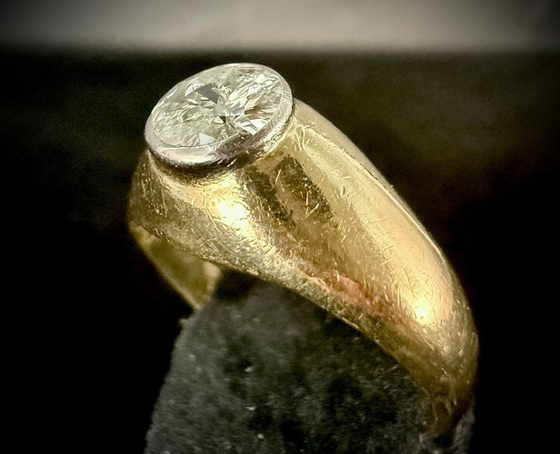 Bague 58 Bague Jonc sertie d'un diamant en or jaune 58 Facettes