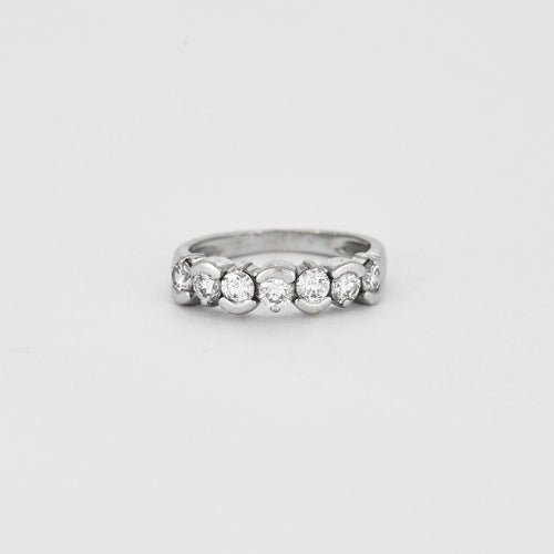 Demi-alliance en or rhodié et diamants 58 Facettes 240251