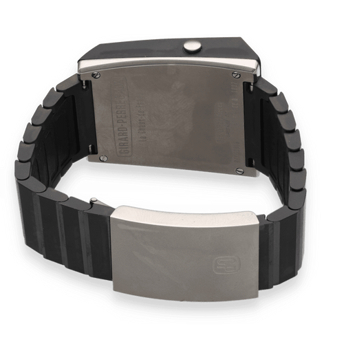 Montre Montre Girard Perregaux Casquette 2.0 céramique et titane. Quartz. Full set de 2022. 58 Facettes