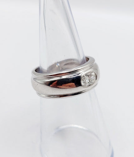 Bague 51 Boucheron - Bague Axelle bombée en or blanc 18k et diamant ovale 0,40 carat 58 Facettes A06571