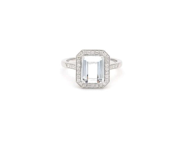 Bague 53 Bague en or blanc avec une aigue-marine de 2,70 ct et des diamants de 0,25 ct 58 Facettes 14311