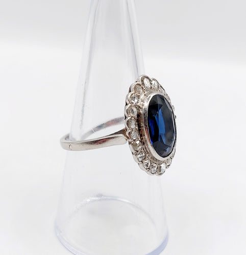 Bague 56.5 Bague marguerite Platine saphir synthétique et diamants taille rose 58 Facettes A05897