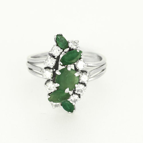 Bague 57 Bague en or blanc, diamants et émeraudes 58 Facettes CAN1416