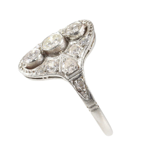 Bague 55 Géométrie en lumière : une bague Art déco en platine et diamant des années 1920 58 Facettes 25282-0064