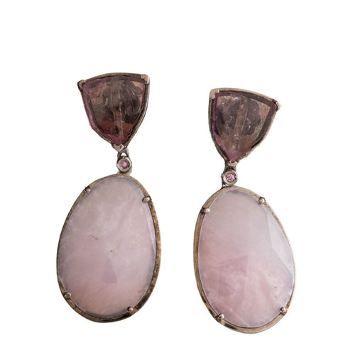 Boucles d'oreilles Boucles d'oreilles en argent sterling ornées de jade lavande, de tourmalines roses et de saphirs roses. 58 Facettes T549