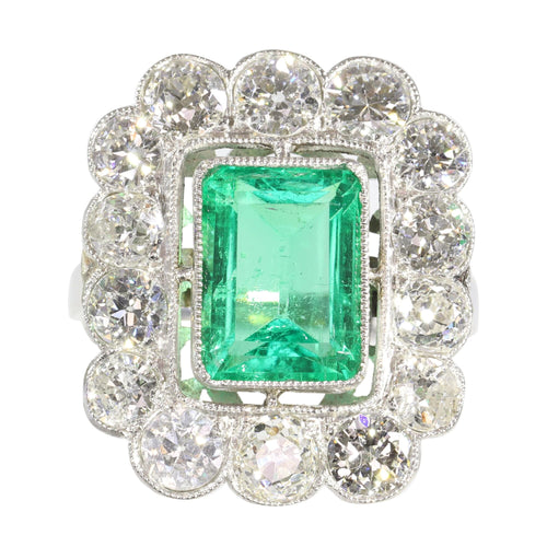 Poválečný luxus: zásnubní prsten se smaragdem a diamanty 