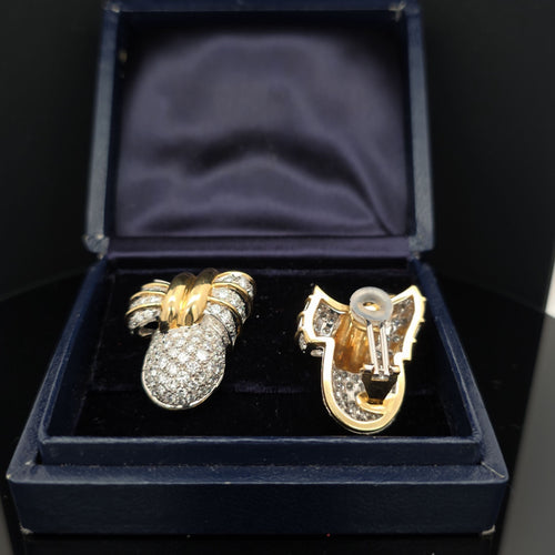 Boucles d'oreilles Boucles d'oreilles vintage années 80 en or jaune avec diamants 58 Facettes 60737