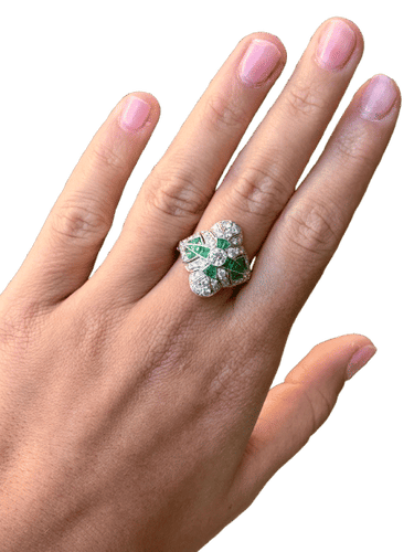 Bague 56 Bague de style Art déco en platine avec diamants et émeraudes 58 Facettes