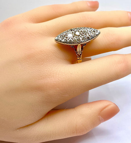 Bague 61 Importante bague marquise en or 18 carats et platine sertie de diamants 58 Facettes AB521