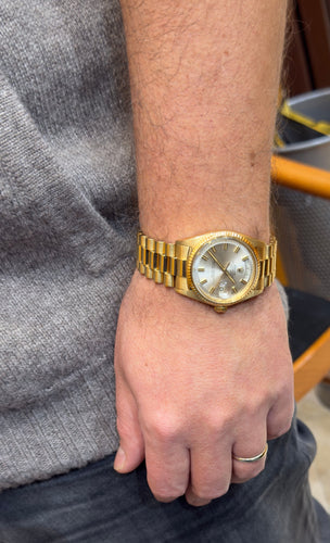 Montre Montre Rolex vintage Day-Date 1803 en or jaune 18 carats 58 Facettes