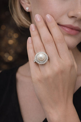 Bague 55 Bague vintage en or blanc avec perle et diamants 58 Facettes 50380