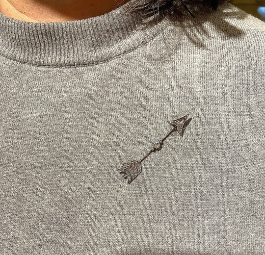 Broche Broche flèche or jaune et argent, diamants poire et ronds, vers 1880 58 Facettes AB441