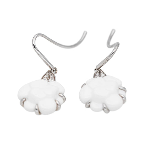 Boucles d'oreilles Chanel Boucles d'oreilles Dormeuses Camélia Or blanc Agate, Diamant 58 Facettes 4944033RV