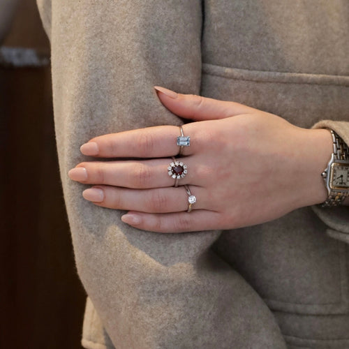 Bague 57 Bague en or blanc 18 carats avec aigue-marine taille émeraude 58 Facettes 2410024