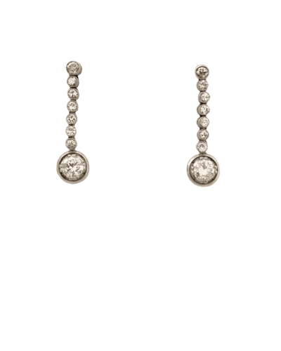 Boucles d'oreilles Boucles d’oreilles pendantes en or blanc et platine serties de diamants 58 Facettes