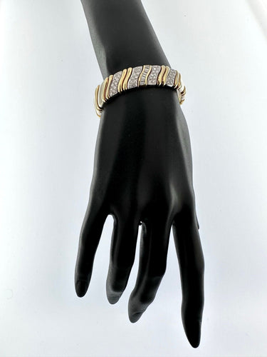 Bracelet Bracelet italien manchette or jaune et or blanc avec diamants 58 Facettes