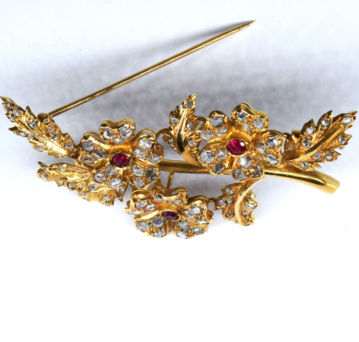 Broche Broche vintage avec rubis brillants et diamants 58 Facettes