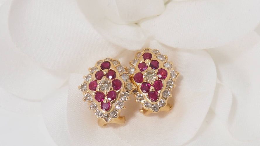Boucles d'oreilles Boucles d'oreilles en or jaune, diamants et rubis 58 Facettes 30390