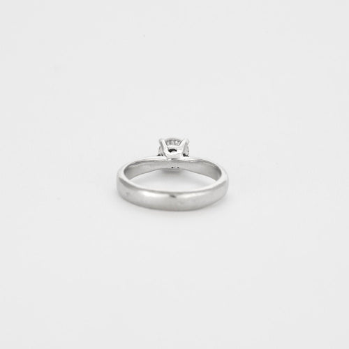 Bague 52 Bague solitaire en or gris 58 Facettes