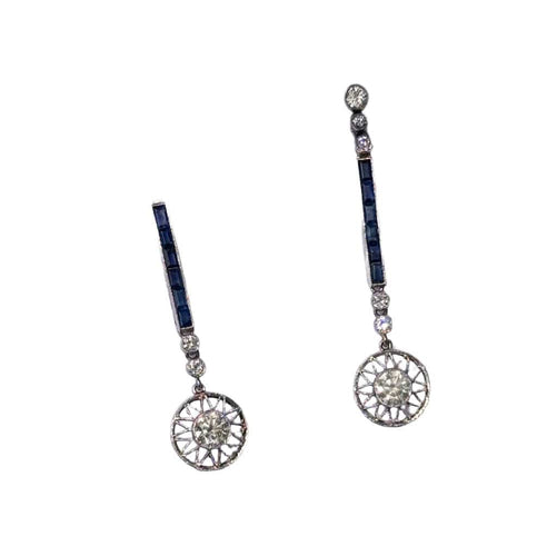 Boucles d'oreilles Boucles d'oreilles de style Art Déco en platine avec diamants et saphirs. 58 Facettes