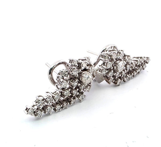 Boucles d'oreilles Boucles d'oreilles en or blanc massif 18 carats avec diamants 58 Facettes