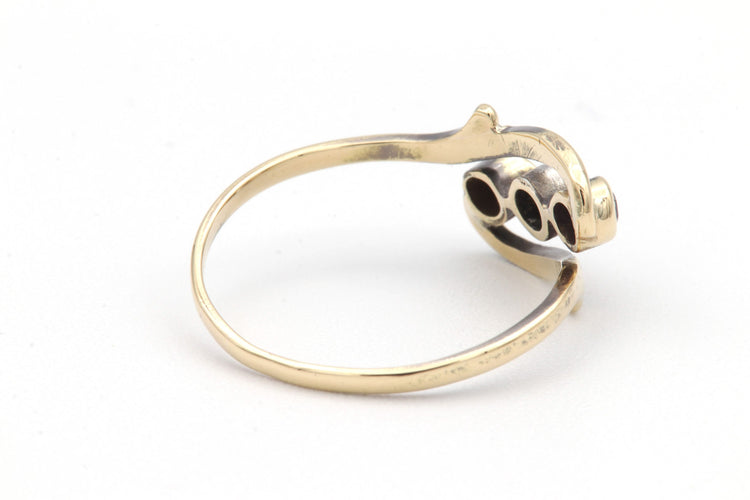 Bague 53 Bague Art Nouveau en or jaune sertie de rubis et d'un diamant 58 Facettes 19531