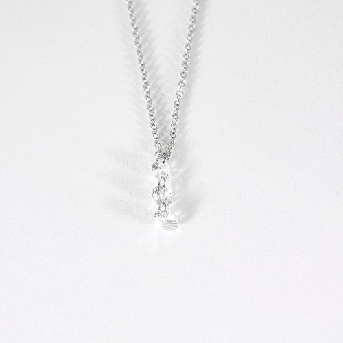 NÁHRDELNÍK Z BÍLÉHO ZLATA 3 DIAMANTY 0,45ct