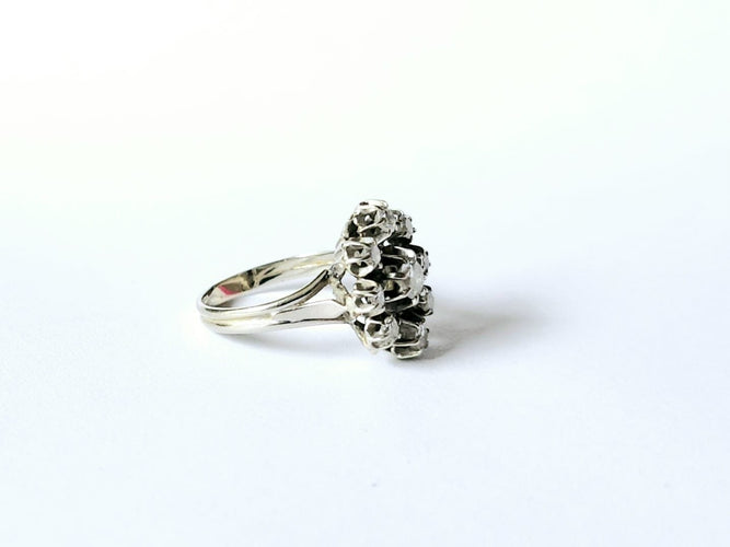 Valkokultainen ja timanttisormus 