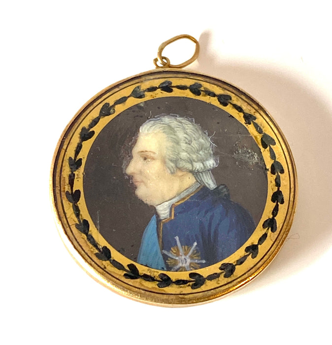 Pendentif Pendentif en or 18 carats et miniature portrait de LOUIS XVI 58 Facettes AB331