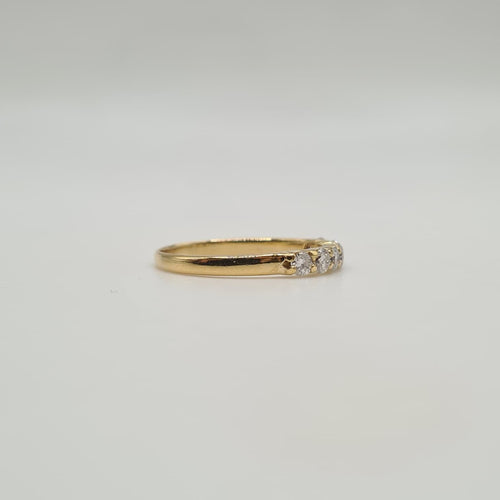 Mezza fedina oro giallo 18 carati incastonato con diamanti 