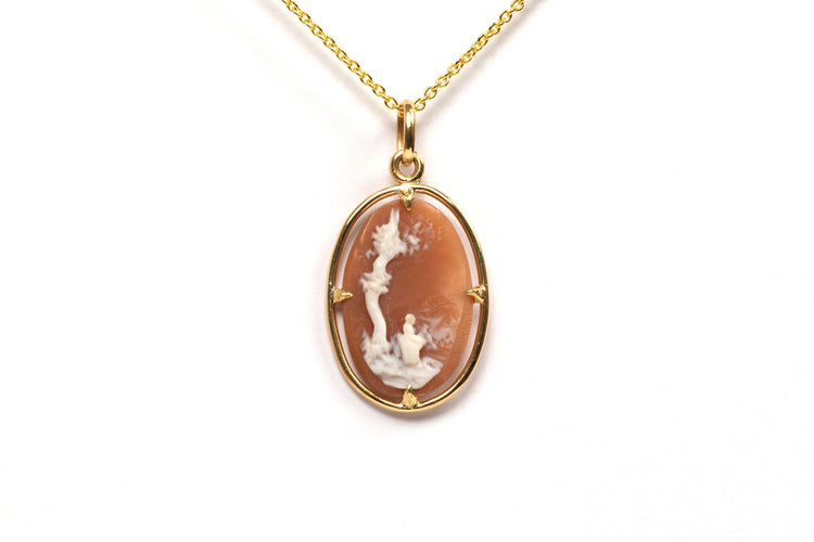 Pendentif Pendentif Années 50 en or jaune serti d'un camée 58 Facettes B470